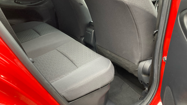 Toyota Yaris Cross 1.5 Hybrid Design 5dr CVT Hybrid Estate